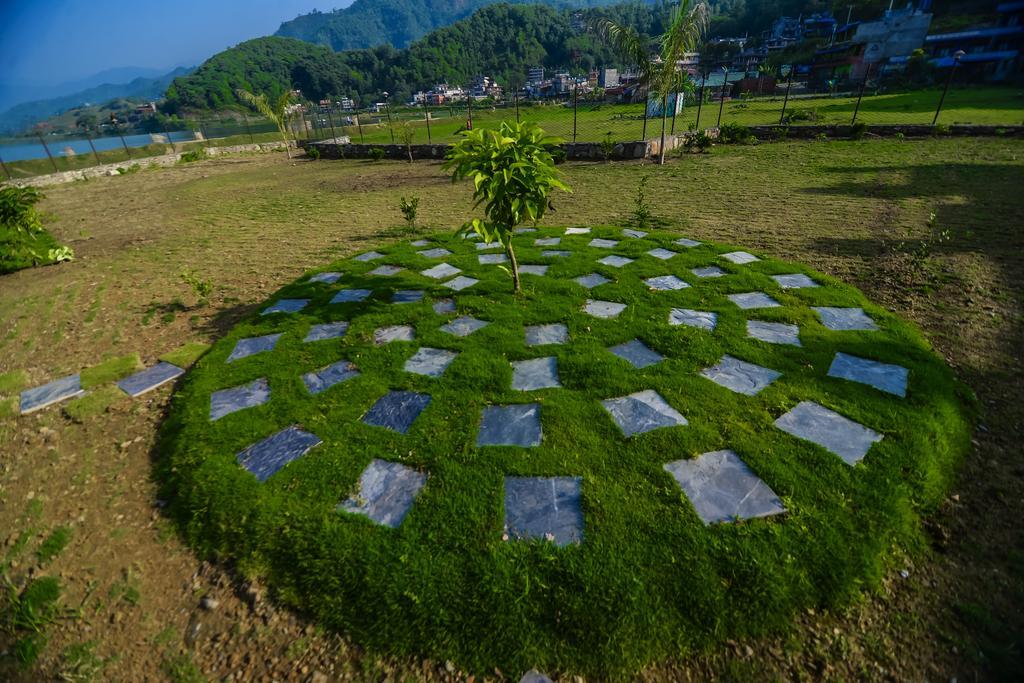 Hotel Lakefront Pokhara Exterior photo