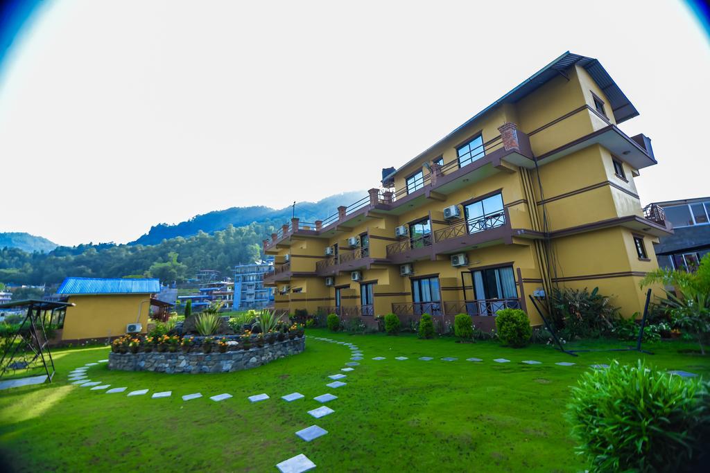 Hotel Lakefront Pokhara Exterior photo