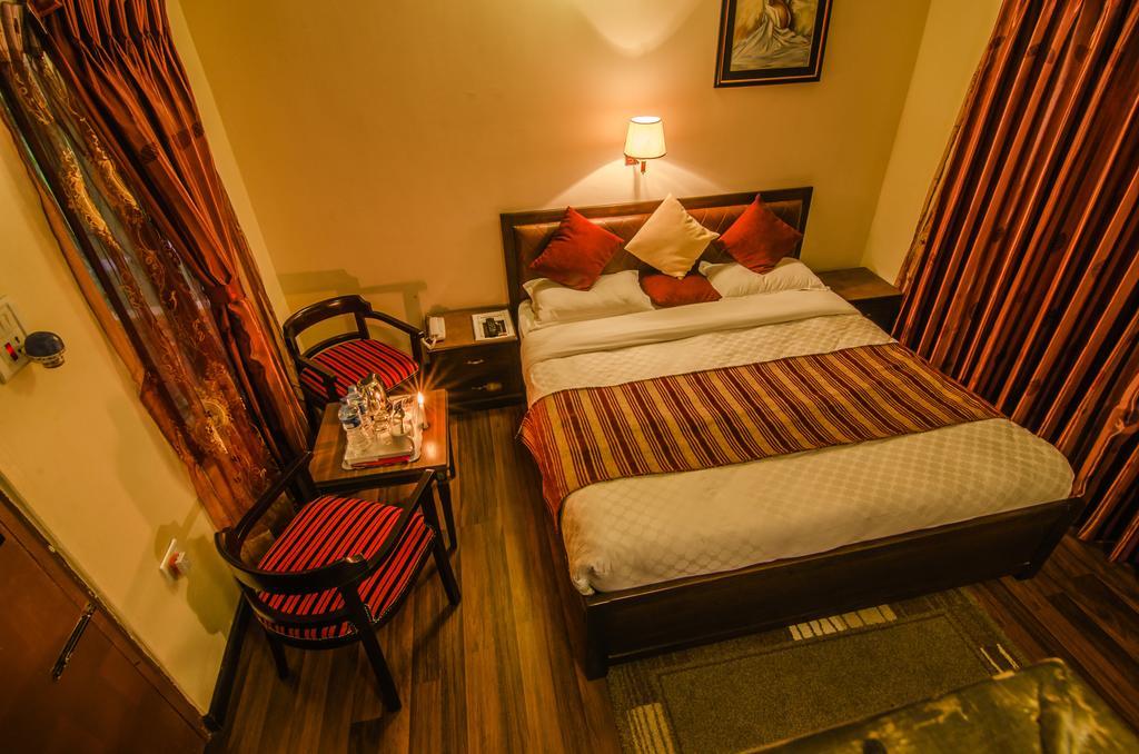 Hotel Lakefront Pokhara Room photo