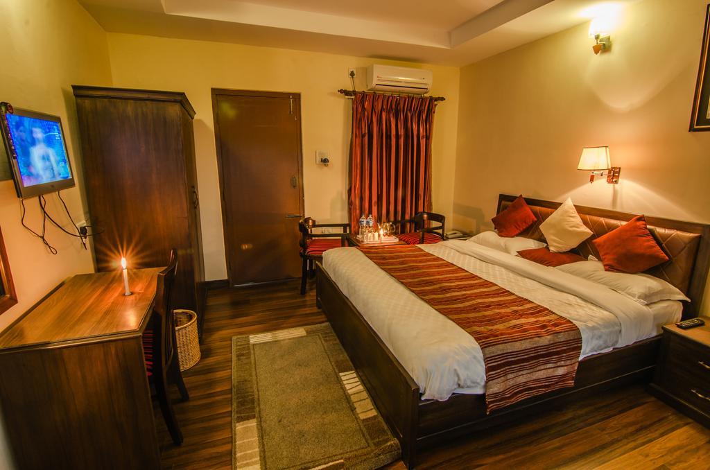 Hotel Lakefront Pokhara Room photo