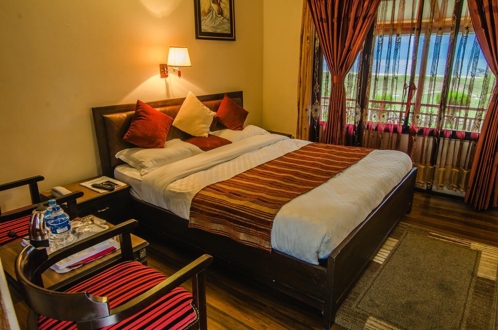 Hotel Lakefront Pokhara Room photo