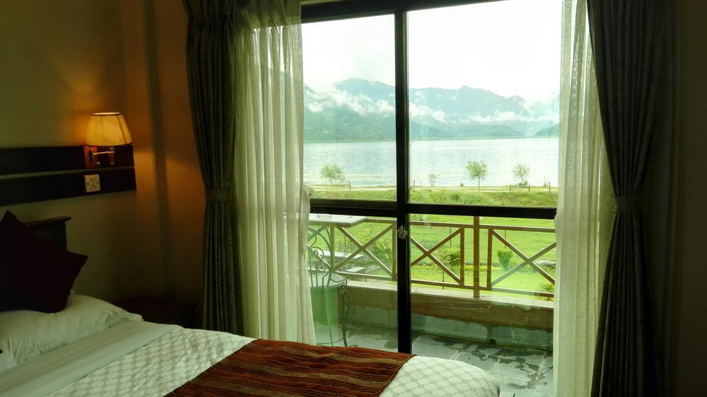 Hotel Lakefront Pokhara Exterior photo