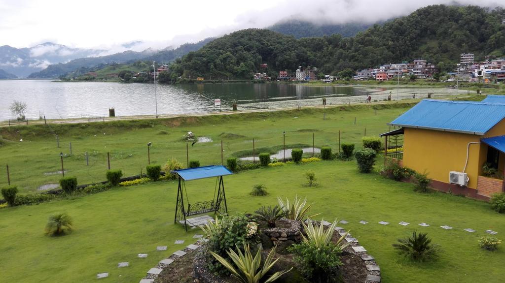 Hotel Lakefront Pokhara Exterior photo