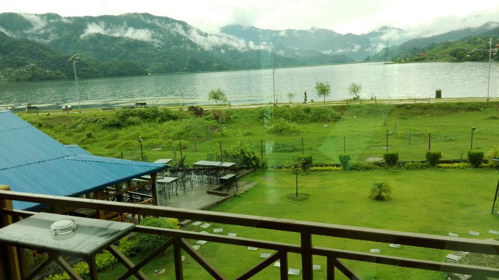 Hotel Lakefront Pokhara Exterior photo