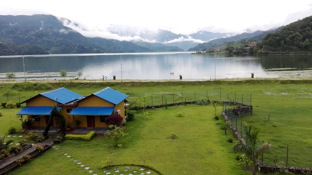 Hotel Lakefront Pokhara Exterior photo