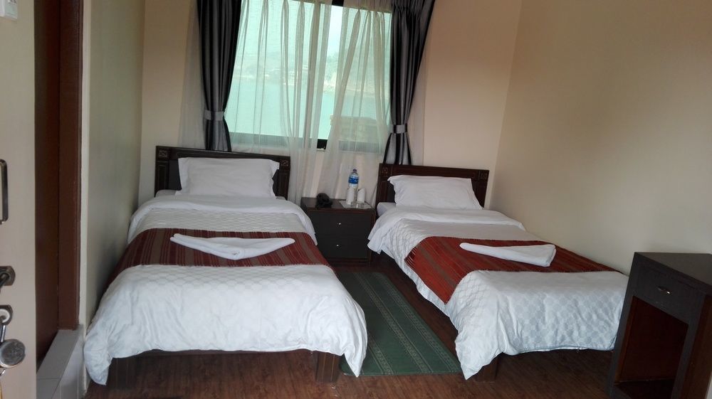 Hotel Lakefront Pokhara Exterior photo