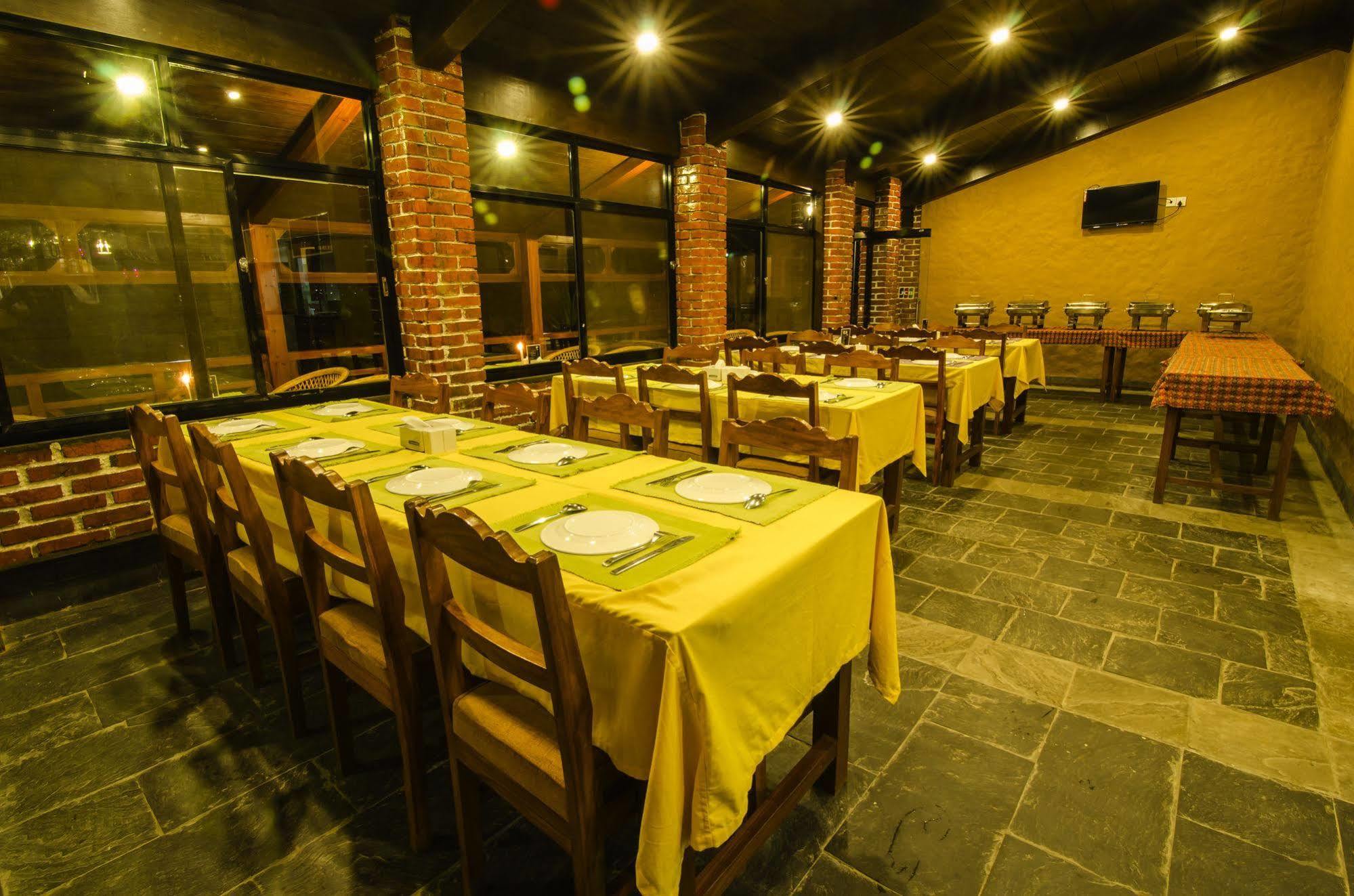 Hotel Lakefront Pokhara Exterior photo